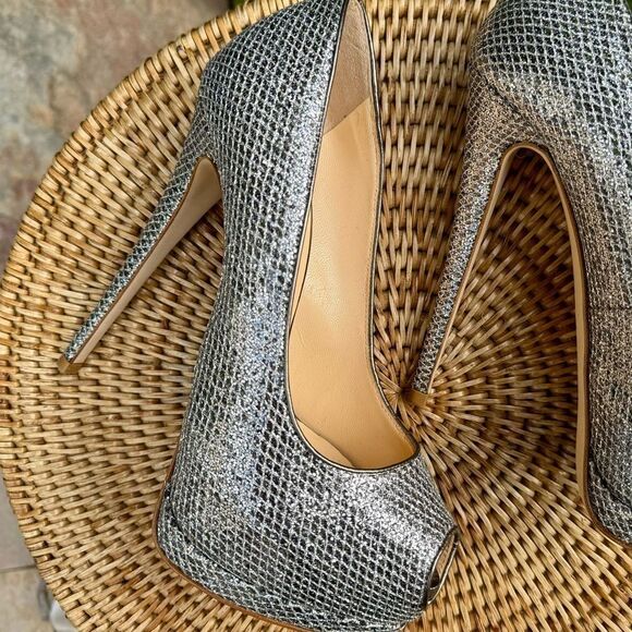 Giuseppe Zanotti platform heels gorgeous and a statement piece. - Picture 1 of 12